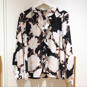 𝅺karl Lagerfeld Floral print ruffle blouse
